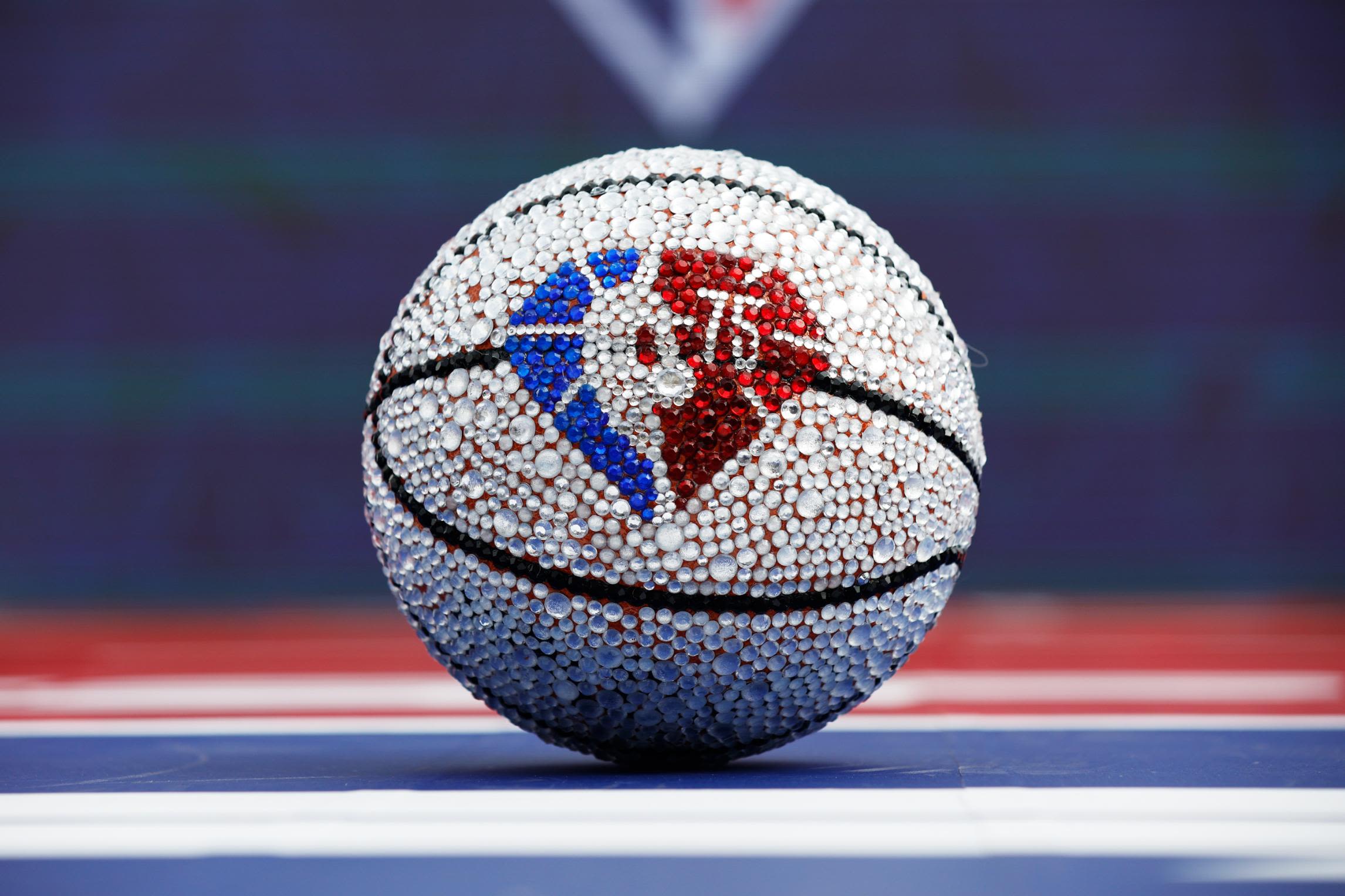 丹尼尔斯达成生涯第400次抢断，NBA历史第六年轻